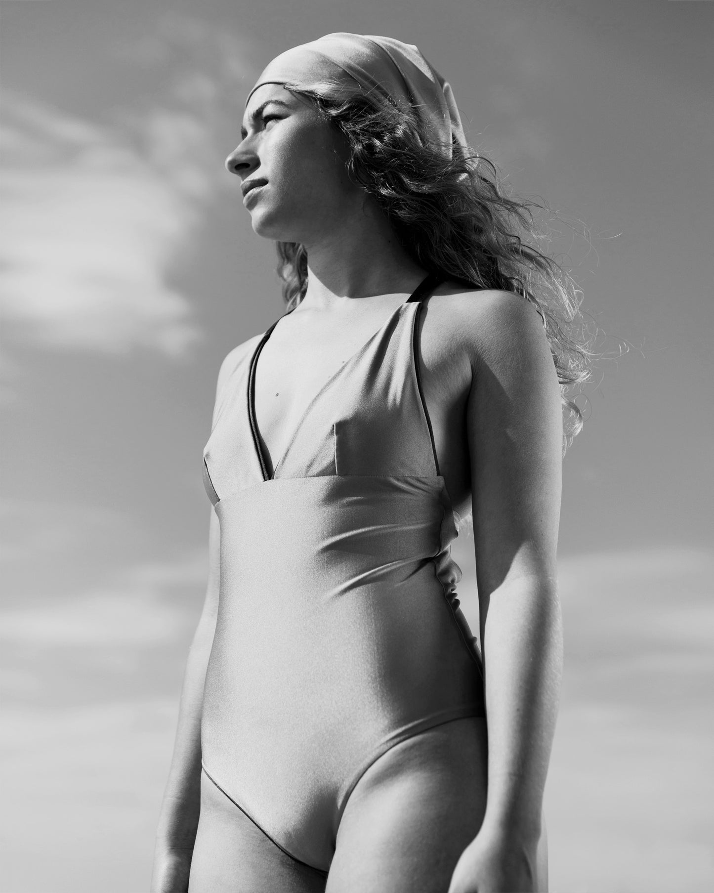 OLALA PERLA - Maillot de bain 1 pièce tanga satin kaki et taupe