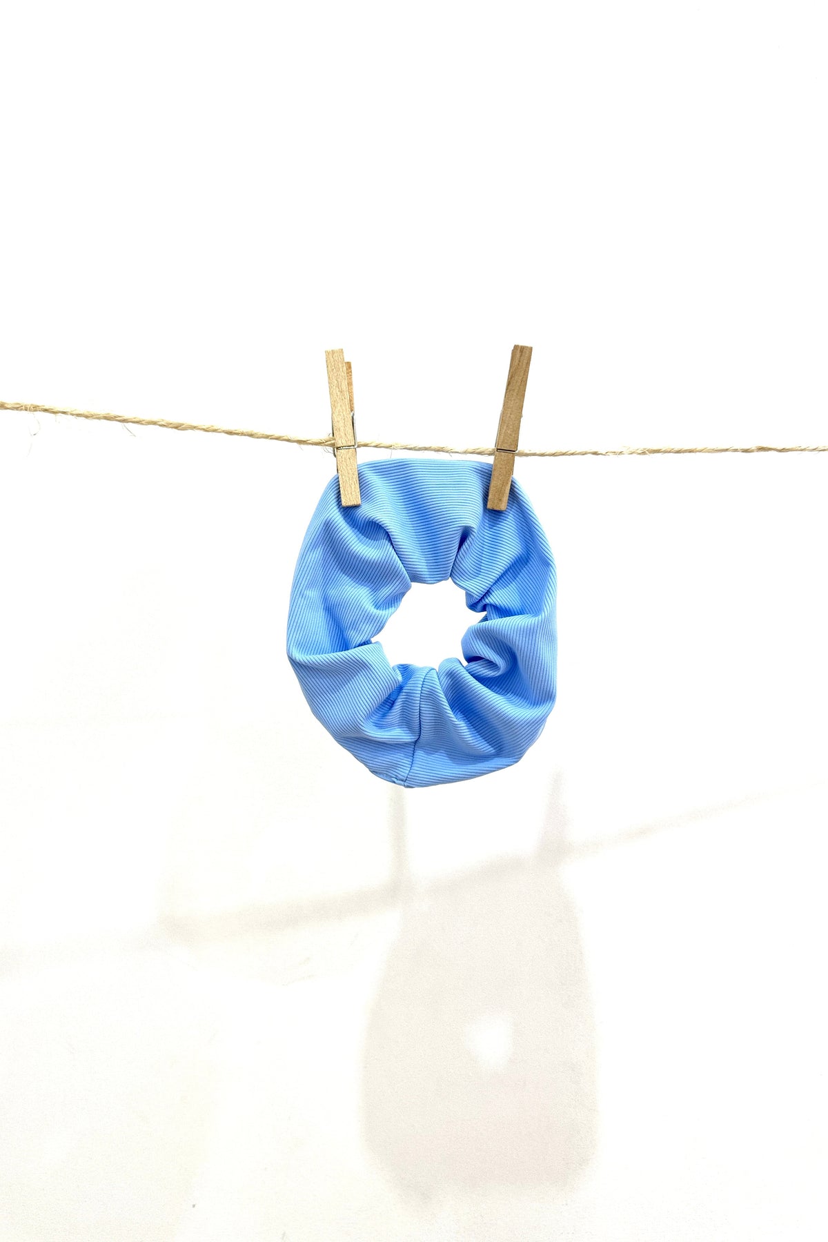 Chouchou Jour Bleu — Chouchou côtelé bleu ciel