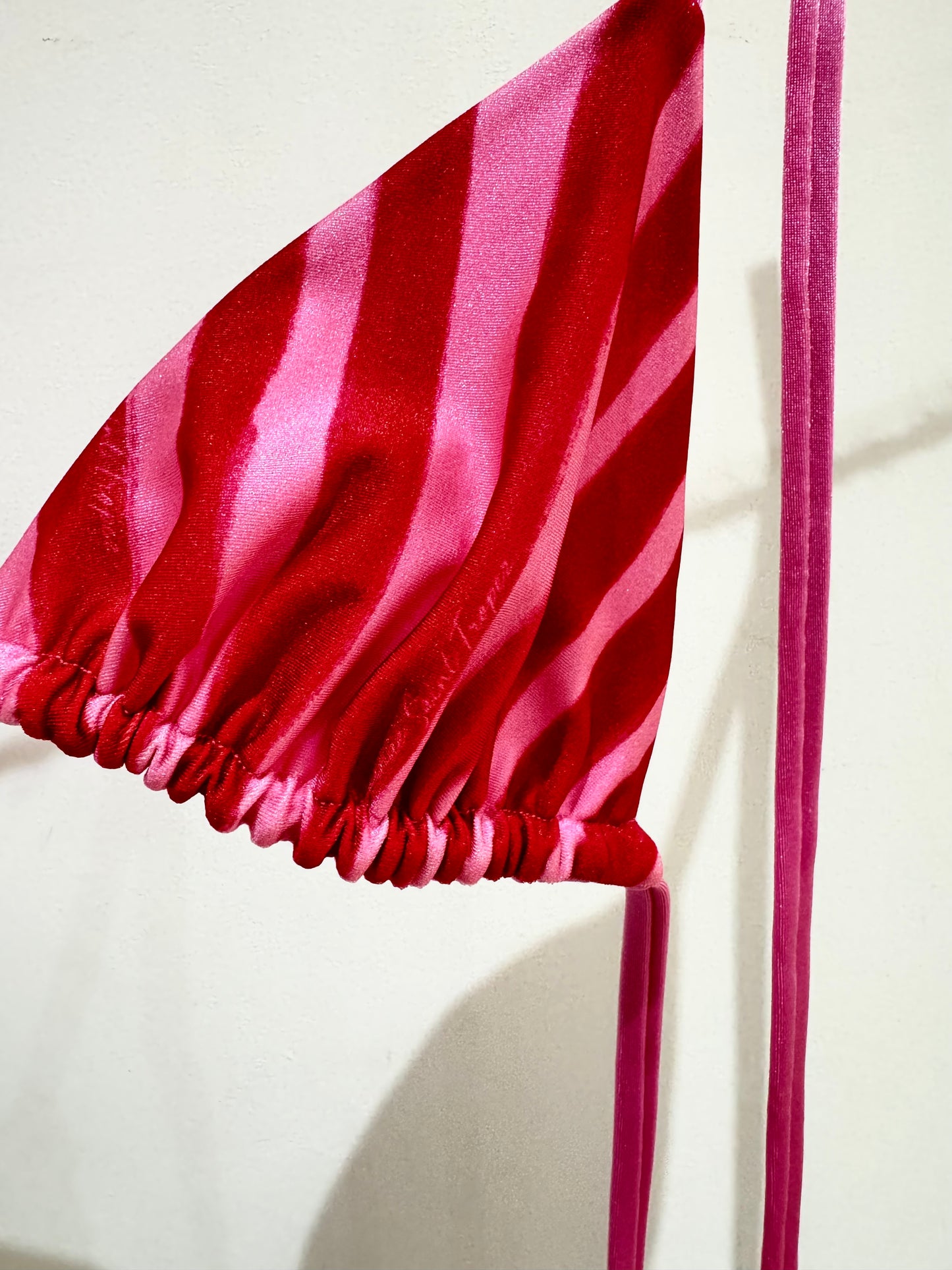 ;Saline transat;;Top triangle à rayures rose et rouge;Top triangle rose satiné;
