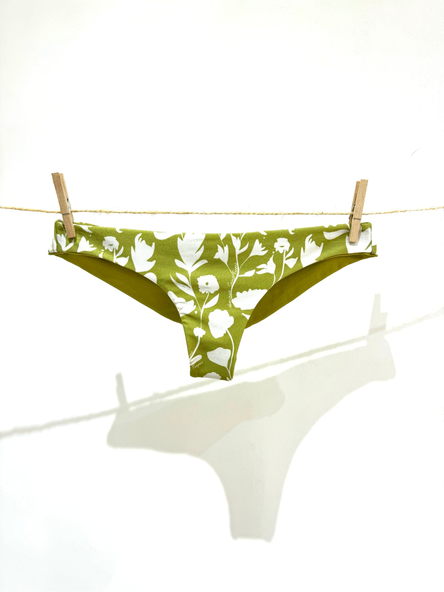 Bikini tanga vert satiné;;