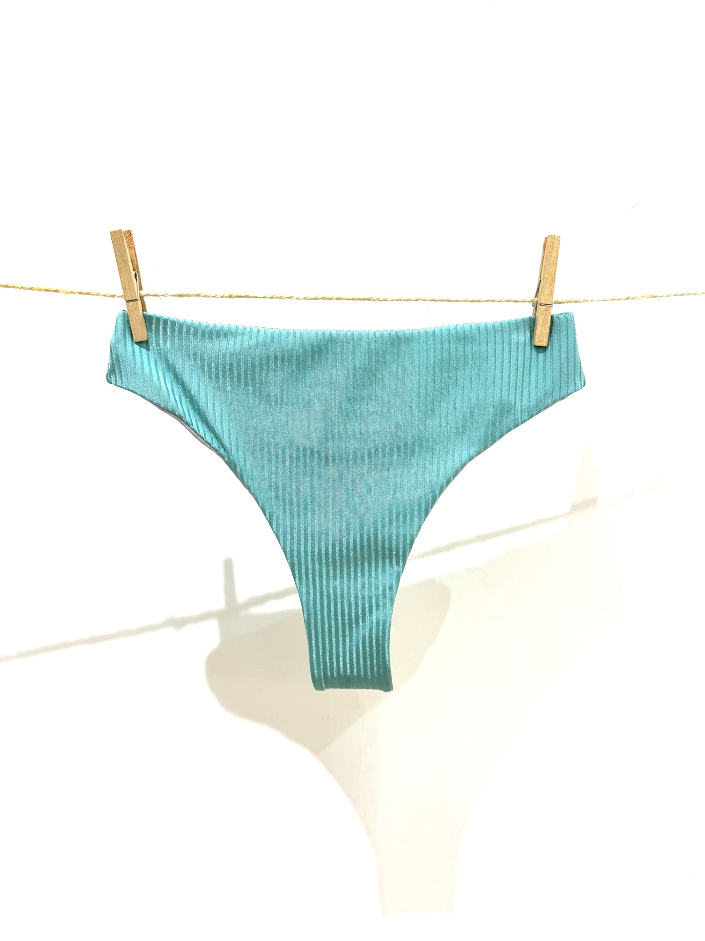 ;;;Bikini string taille haute;;