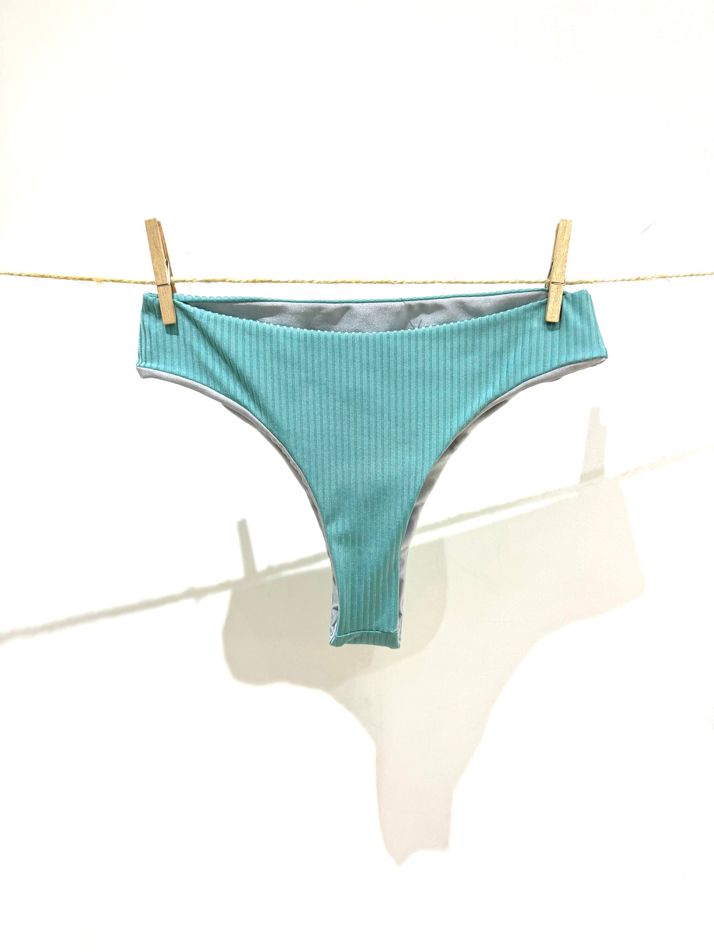 ;;;Bikini string taille haute;;