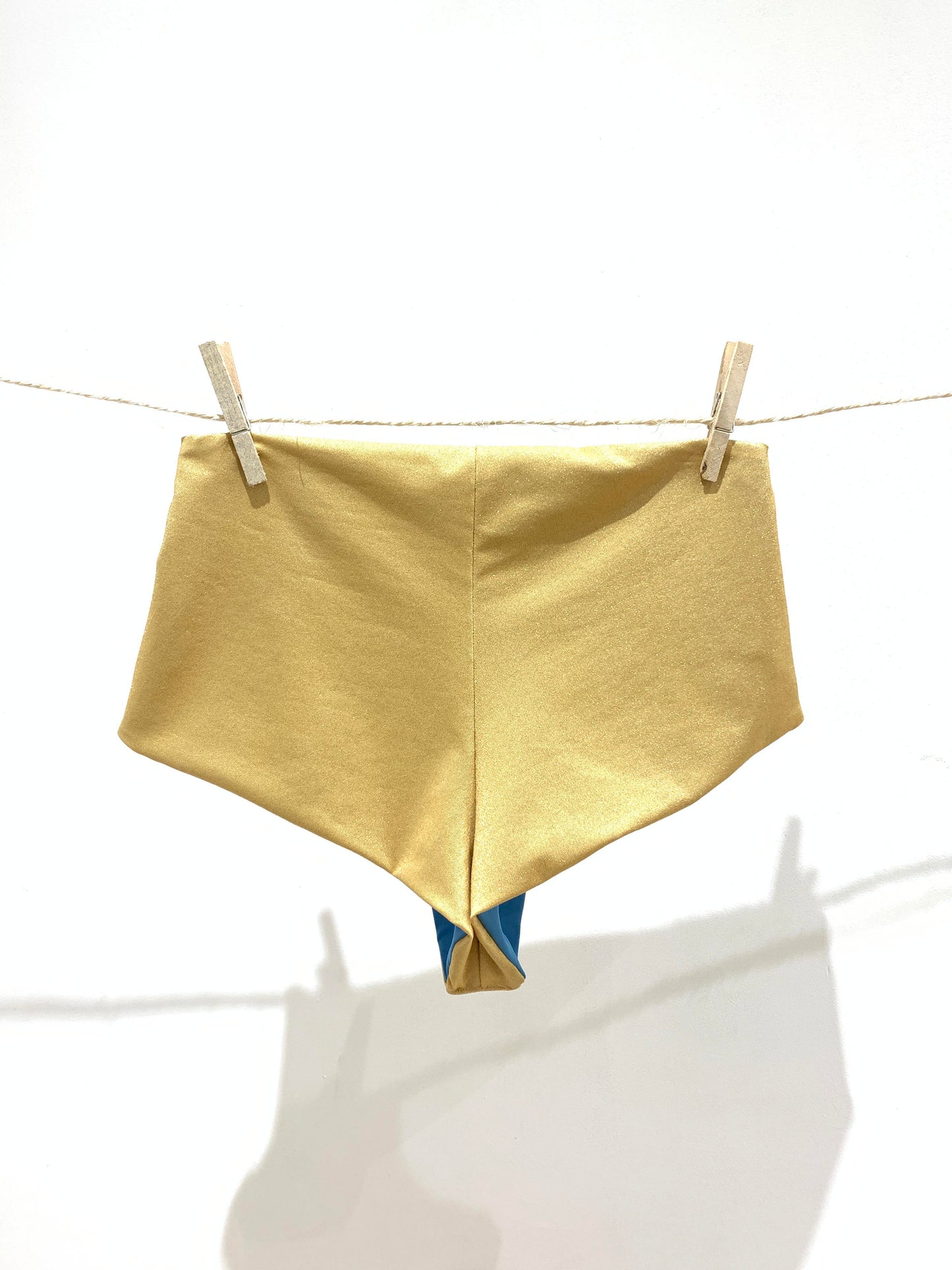 bas de bikini tanga taille haute paillettes;Bas de bikini réversible;Shorty doré;;;