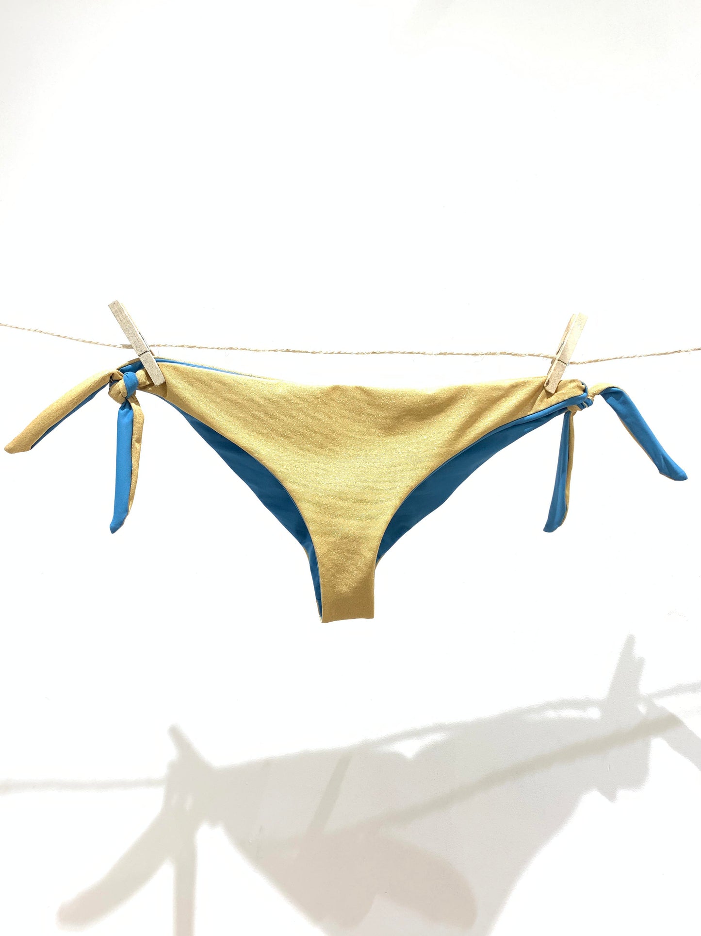 culotte de bikini dorée à noeuds;;;;bas de maillot push-up Ema Deminue;