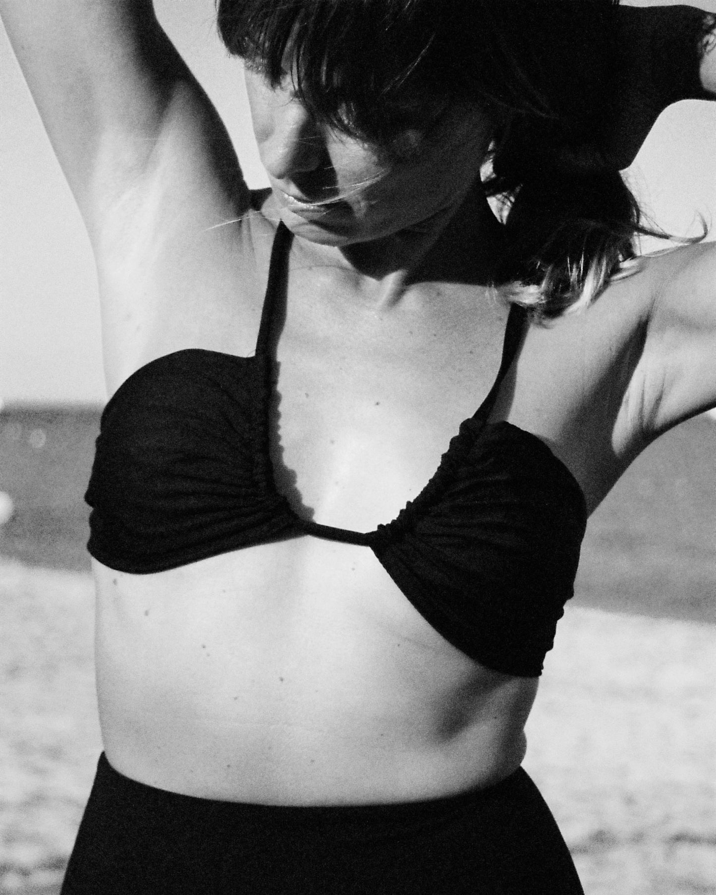 pam moon;haut de maillot bandeau;top de bikini orange;bandeau de maillot noir;