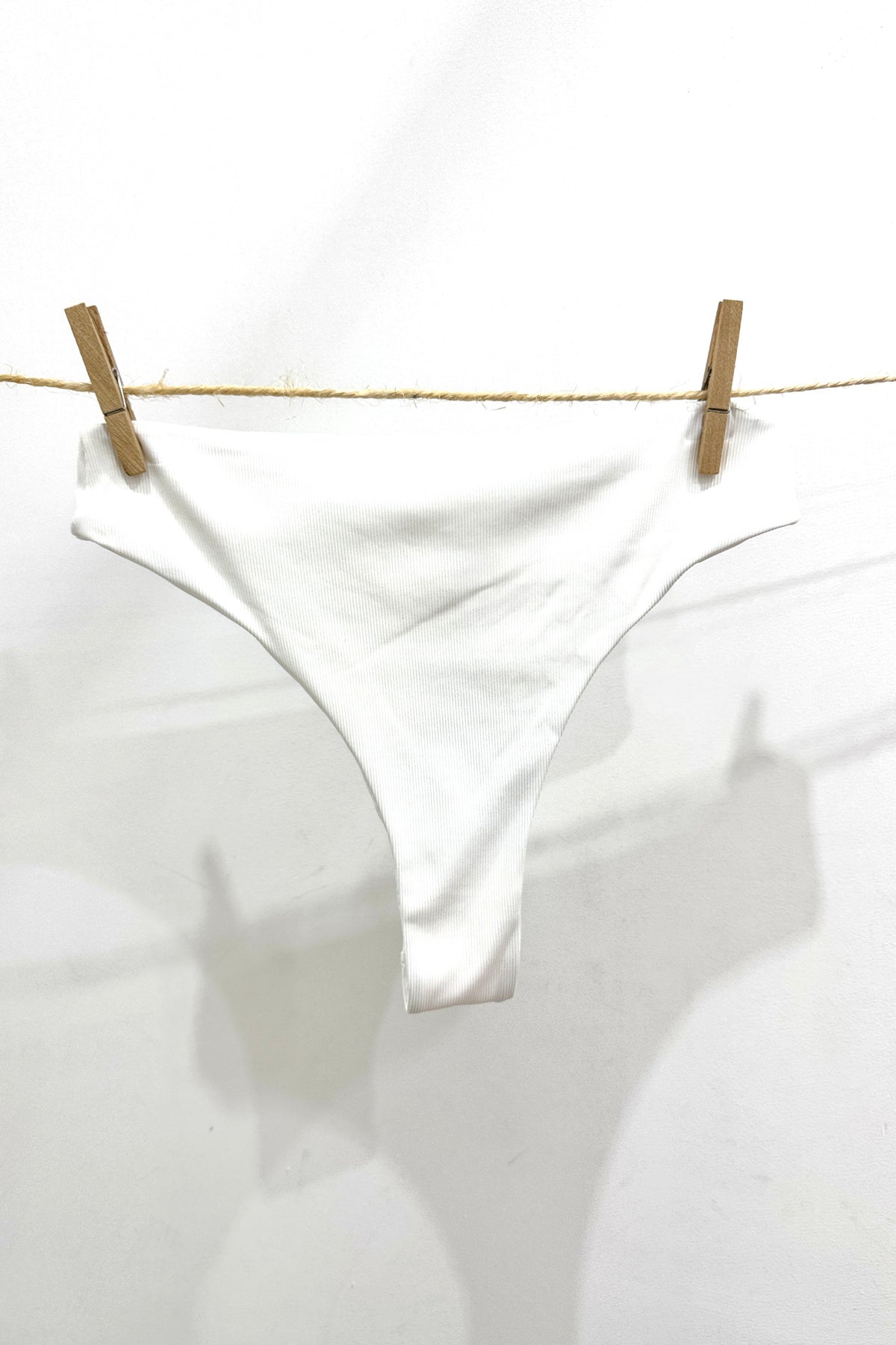 Jad Blanc — String taille haute côtelé blanc