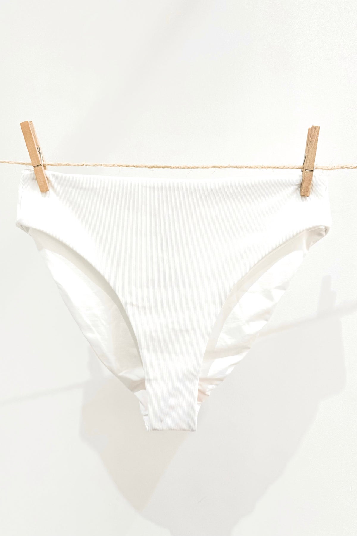 culotte haute de bikini blanc
