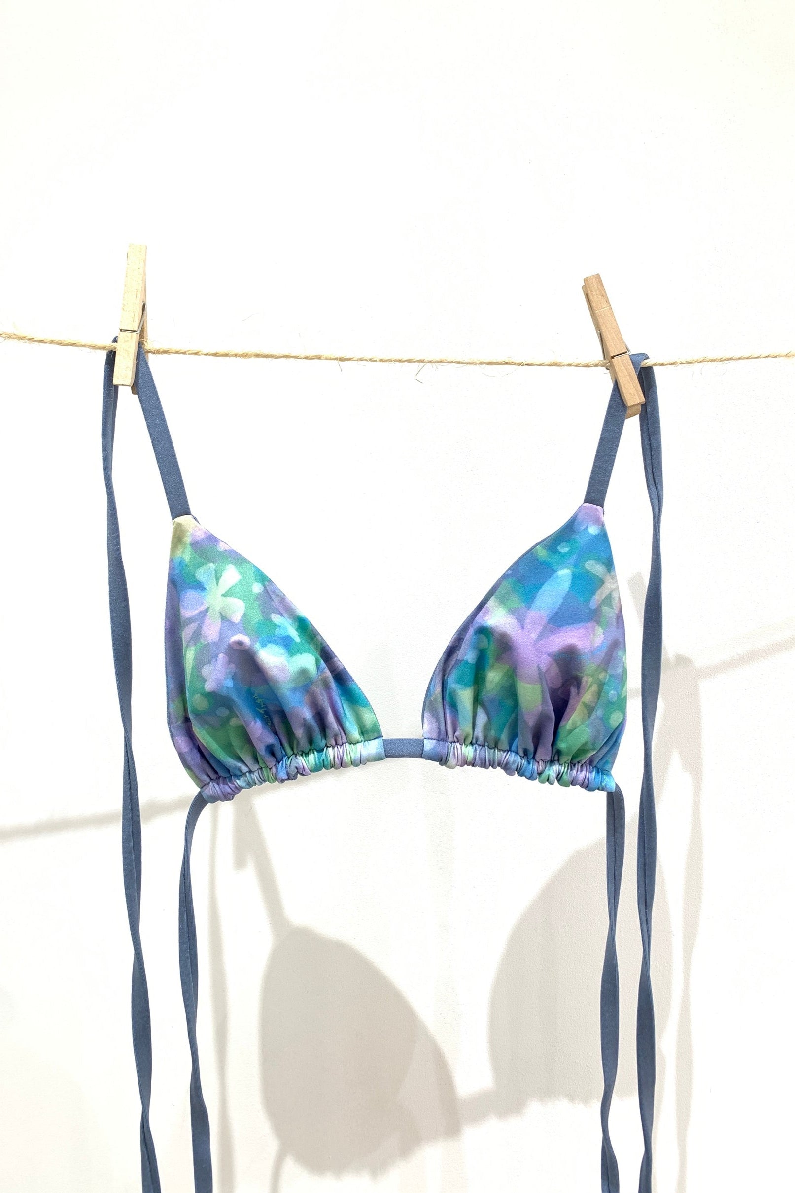 top de bikini reversible satin bleu